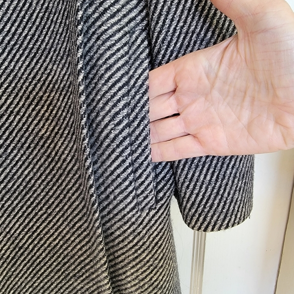 Wool dress coat - Picture 10 of 16